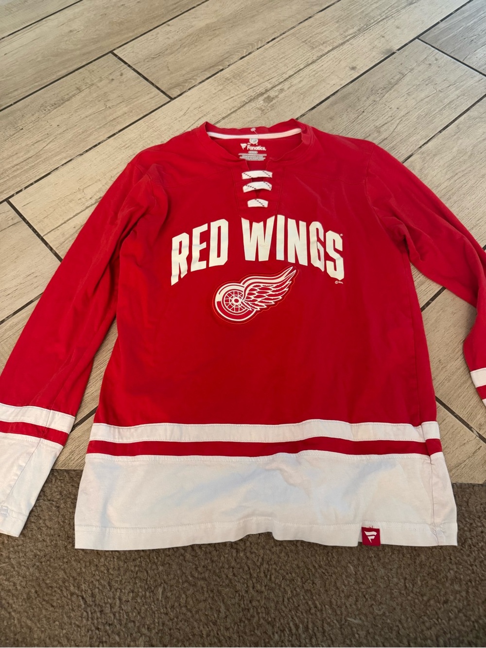 Red Wings women’s Red Hockey-Style Long Sleeve Top